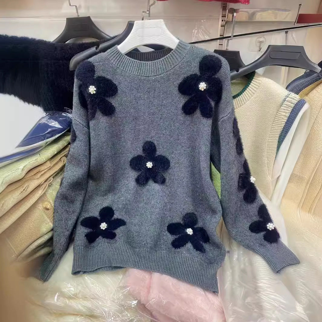 Cozy knitted sweater for women with pearl accents Lune London