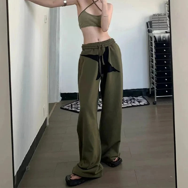 Women Comfortable Loose Jogging Pants with Elastic Waist and Practical Pockets Lune London