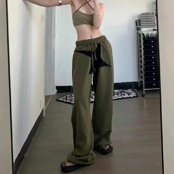 Women Comfortable Loose Jogging Pants with Elastic Waist and Practical Pockets Lune London