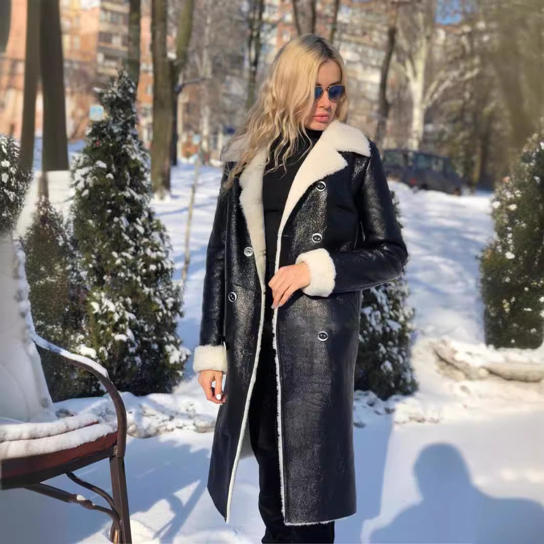 Elegant long coat for women with high-quality lamb collar and double row of buttons Lune London