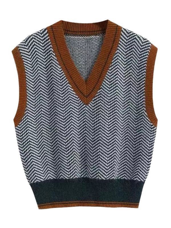 Knitted sweater for women with a V-neck and modern zigzag pattern Chic and Style