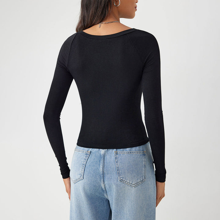 Chemisier à manches longues pour femmes avec une coupe flatteuse et un élégant col rond Chic & Stil