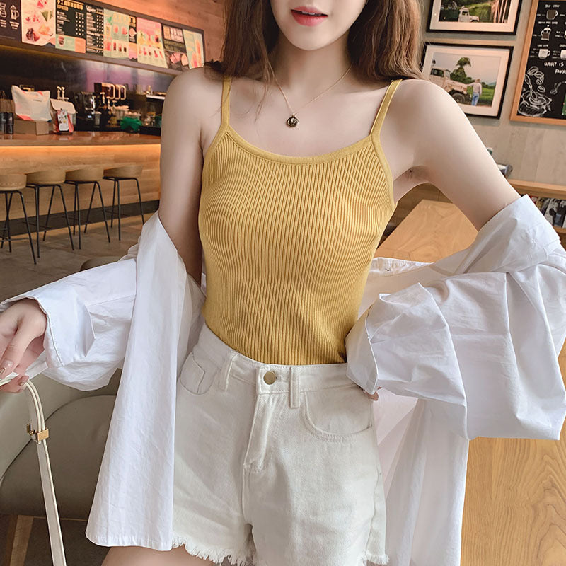 Top en rib avec bretelles spaghetti et coupe ajustée Chic & Stil