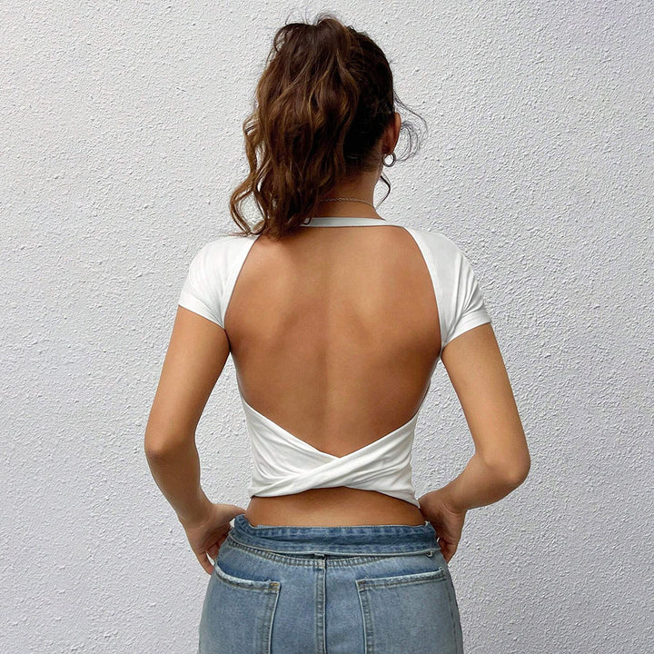T-shirt basique à manches courtes pour femmes avec une coupe près du corps Chic & Stil