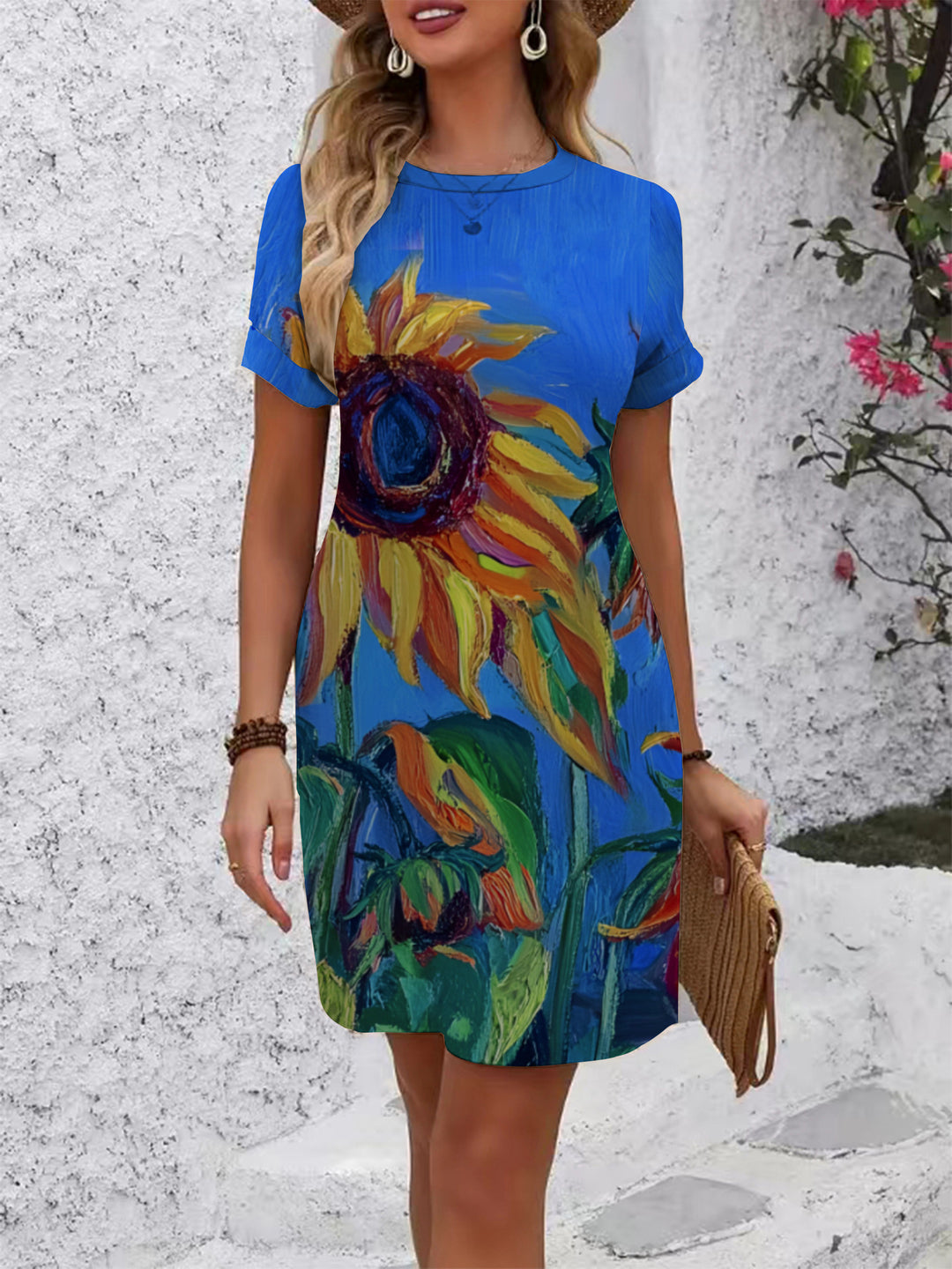 Women casual short sleeve dress with floral motifs and comfortable cut Lune London