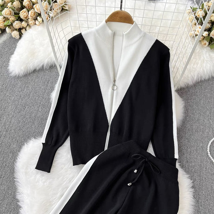 High-quality women's sporty lounge set with zipper Lune London