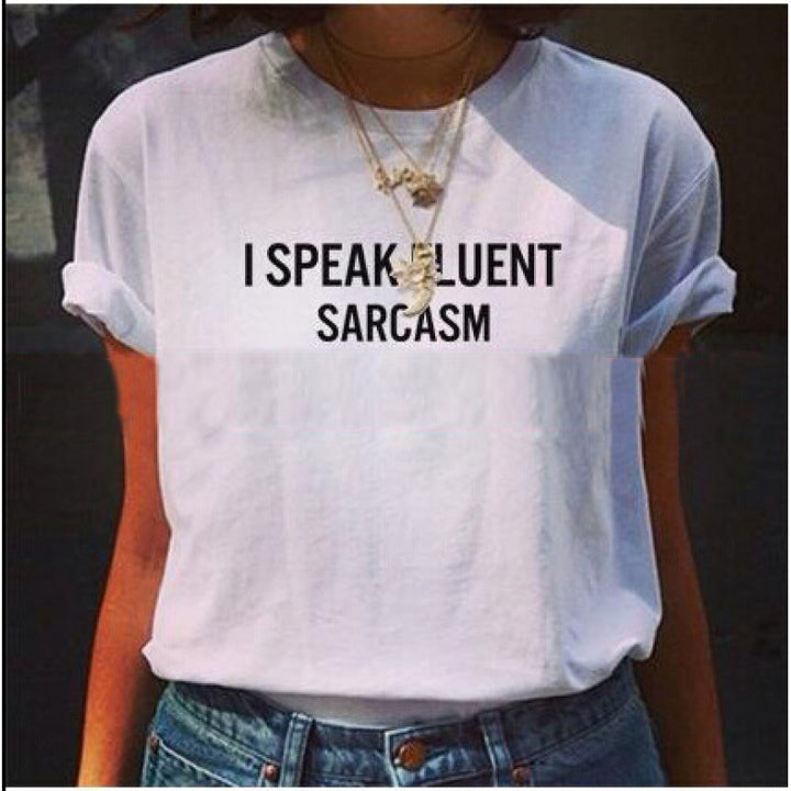 T-shirt pour femmes avec un slogan amusant et une coupe confortable Chic & Stil