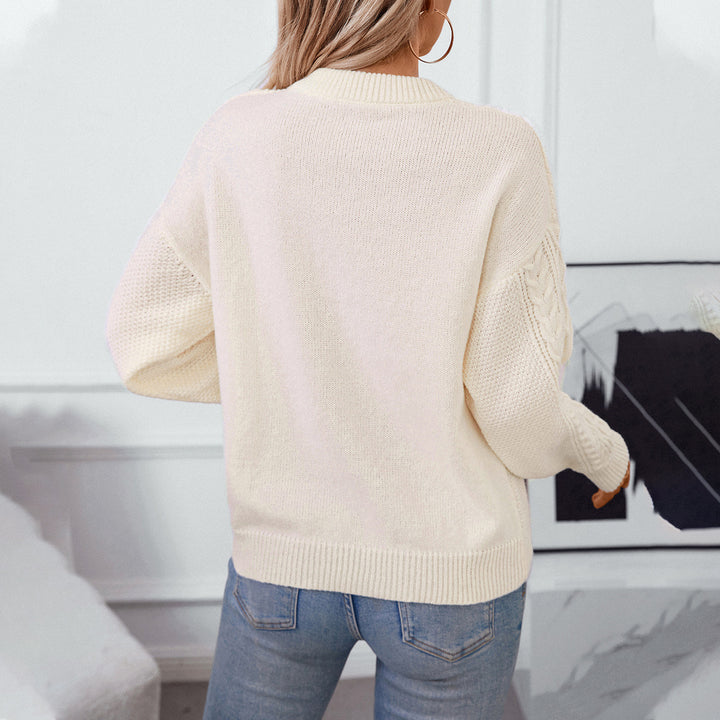 Thick knit pullover for women with a refined cable pattern and a chic round neck Lune London