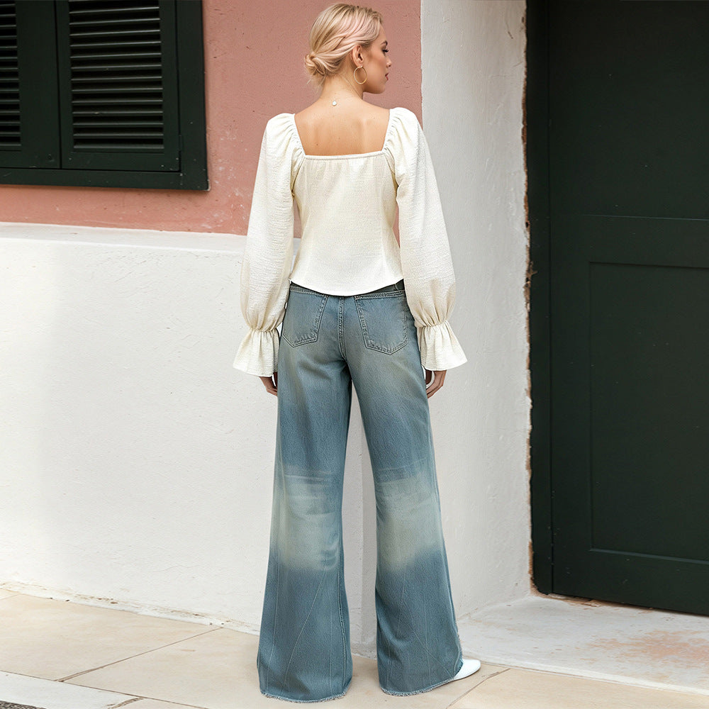 Blouse for women with extravagant flutter sleeves and a fitted silhouette Chic & Stil