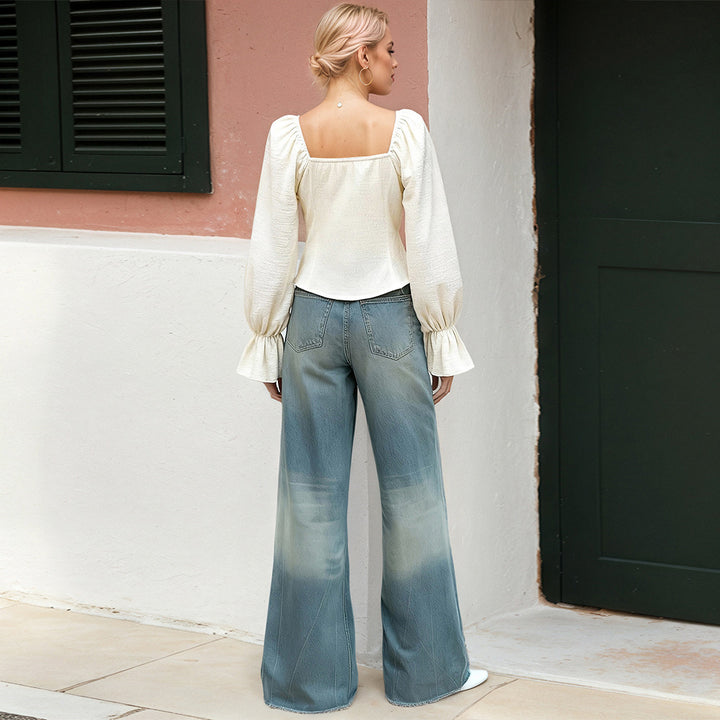 Blouse for women with extravagant flutter sleeves and a fitted silhouette Chic & Stil