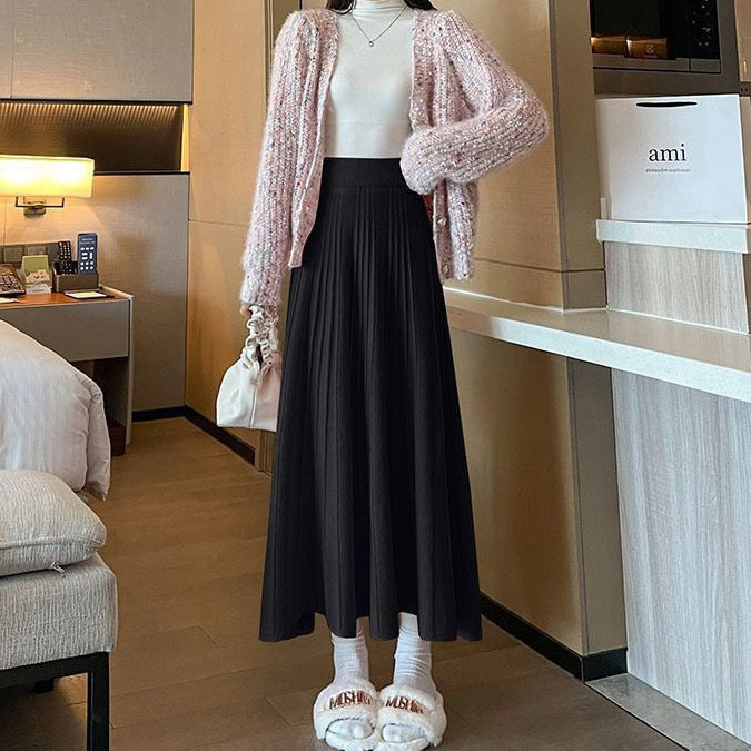 Pleated maxi skirt for ladies in soft material Lune London