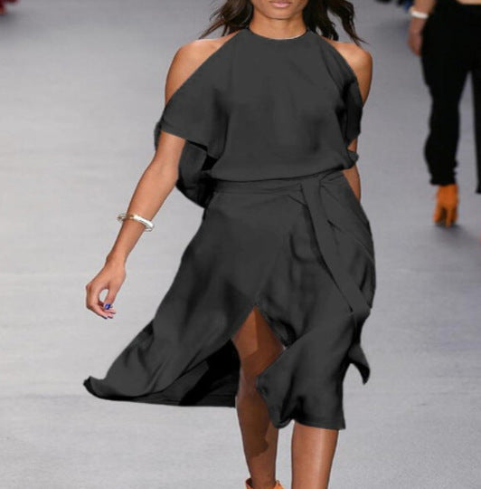 Ladies Elegant and Flowing Maxi Dress with Plunging Neckline and Defined Waist Lune London