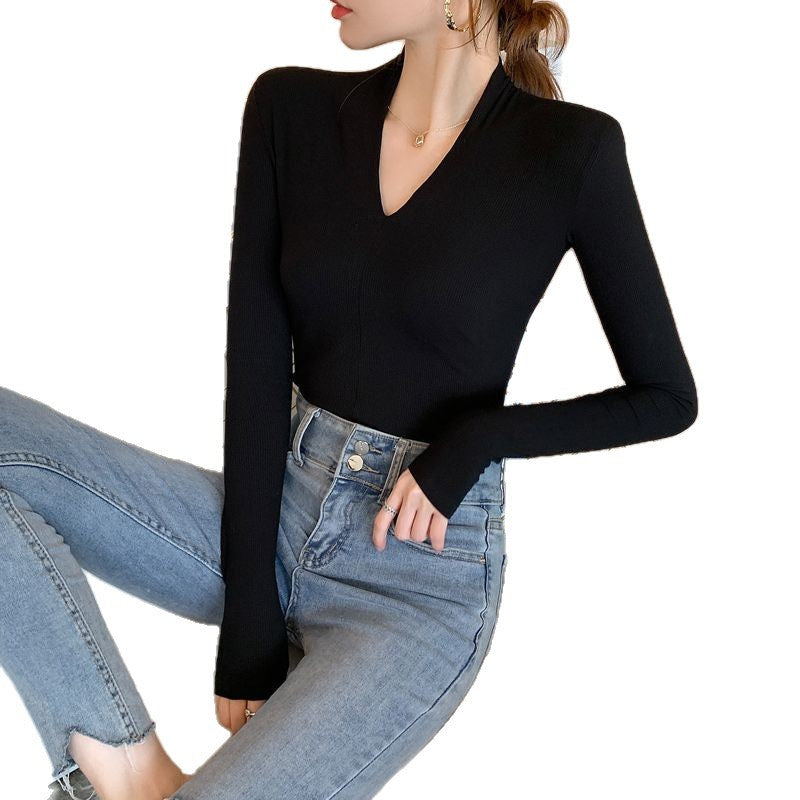 Women's Fitted Long Sleeve Top with V-Neck Chic & Stil