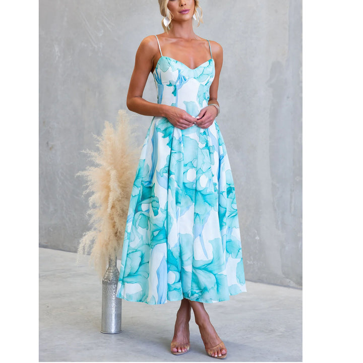 Ladies max dress with delicate floral design and sophisticated V-neck Lune London
