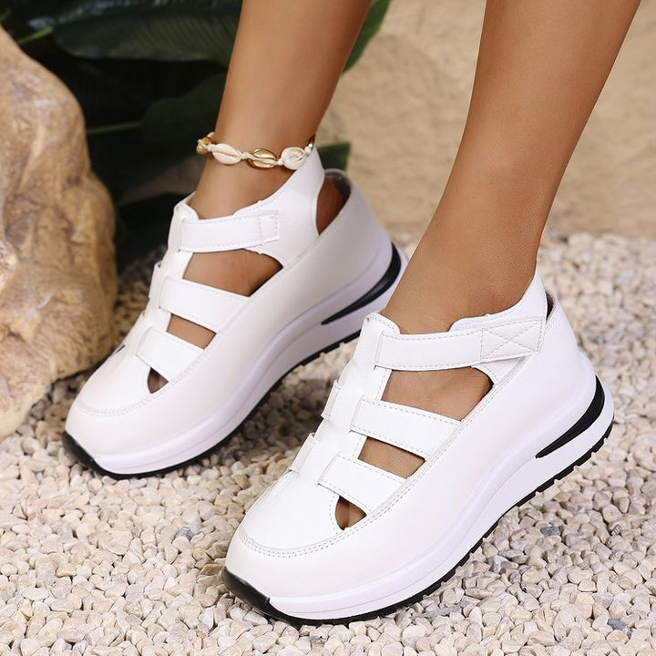 Comfortable sandals for ladies with a breathable upper and cushioning sole Lune London