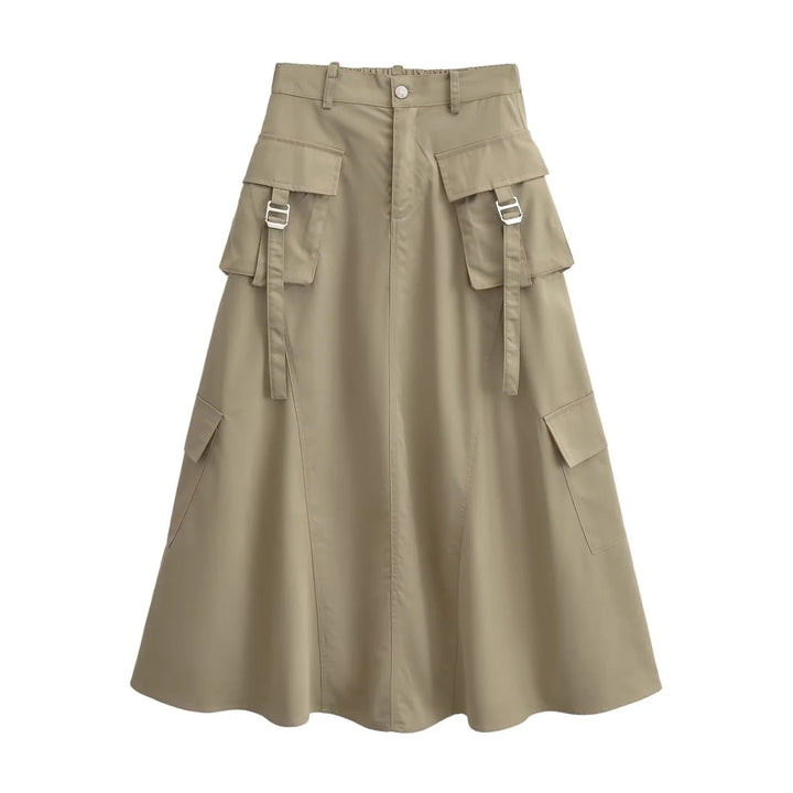 Women's midi skirt with practical cargo pockets and elegant cut Lune London