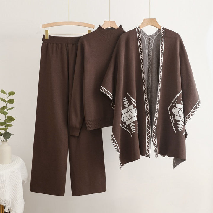 Knitted loungewear set for women with an exceptional poncho style Lune London