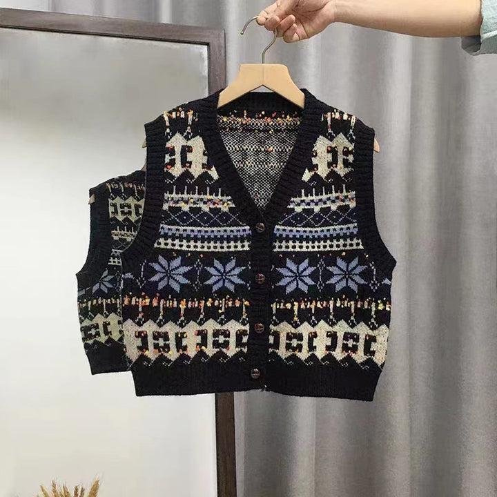 Knitted vest for women with a nice Norwegian pattern and button closure Lune London