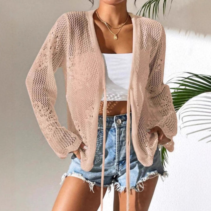 Cardigan pour femmes avec une structure en crochet aérienne et fermeture à lien Chic & Stil