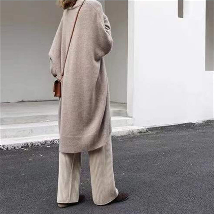 Comfortable knitted dress for women with V-neck and long sleeves Lune London