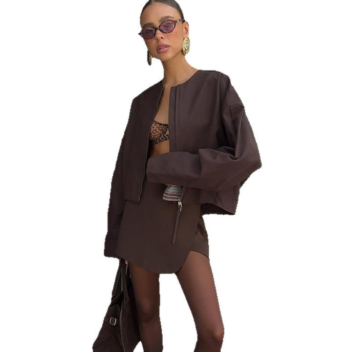 Trendy short jacket for women with a short cut and matching skirt Lune London