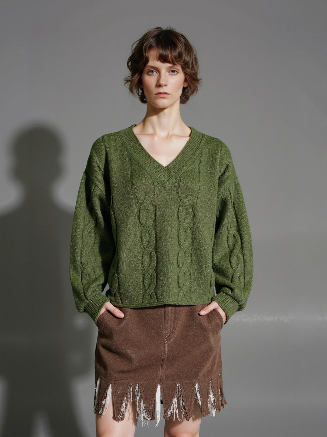 Pull en maille épaisse pour femmes avec col en V et détails modernes Chic & Stil