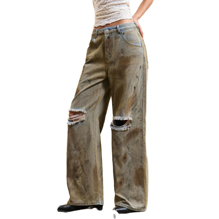 Wide jeans for women with trendy destroyed details and a relaxed chic cut and style