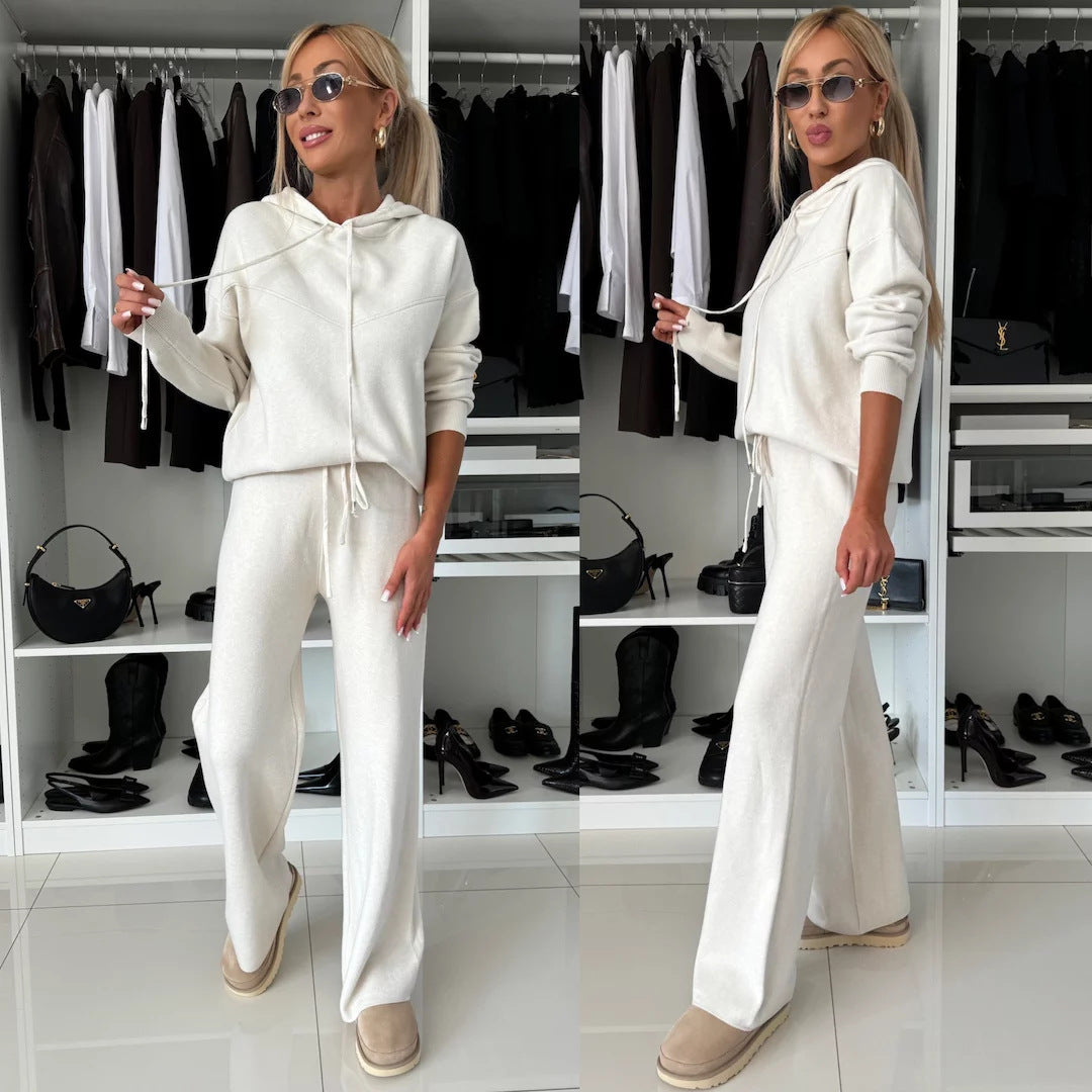 Women's Comfortable Cotton Hoodie with Loose Fit and Matching Jogging Pants Chic & Stil