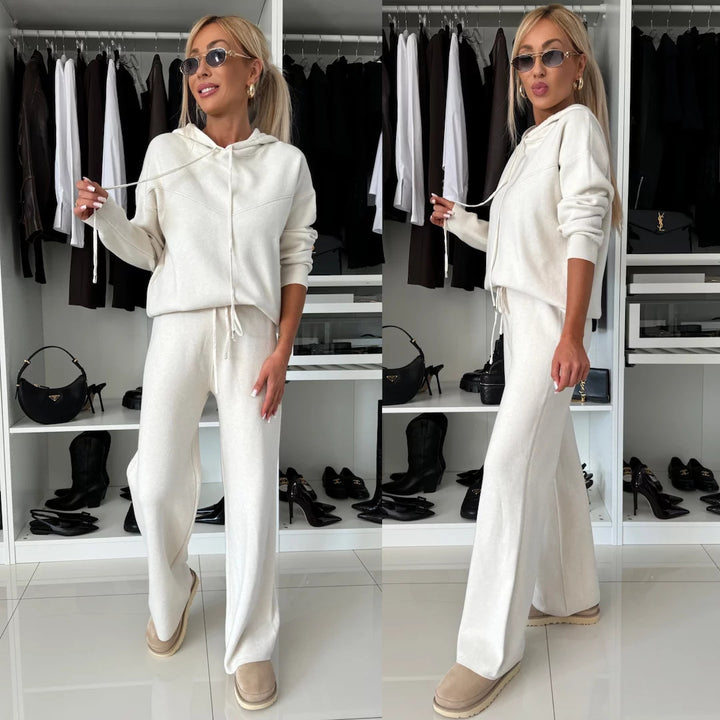 Women's Comfortable Cotton Hoodie with Loose Fit and Matching Jogging Pants Chic & Stil