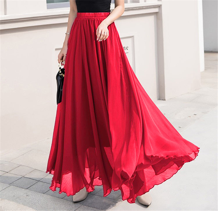 Long and flowing skirt for women with elastic waist and floating hem Lune London
