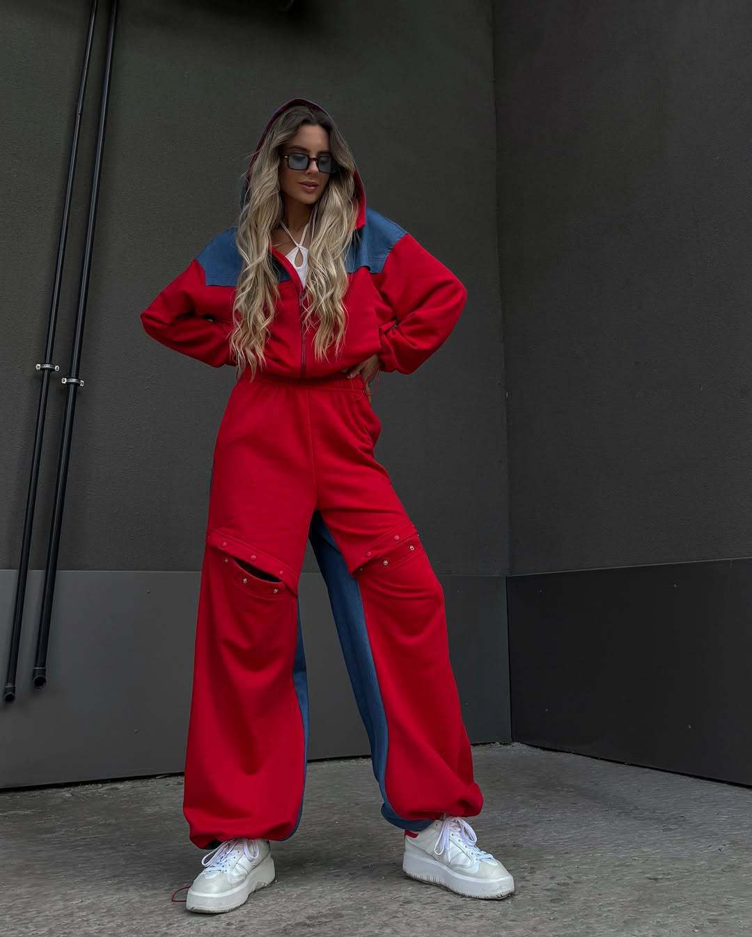Women's sports set with trendy color block design and relaxed fit Lune London