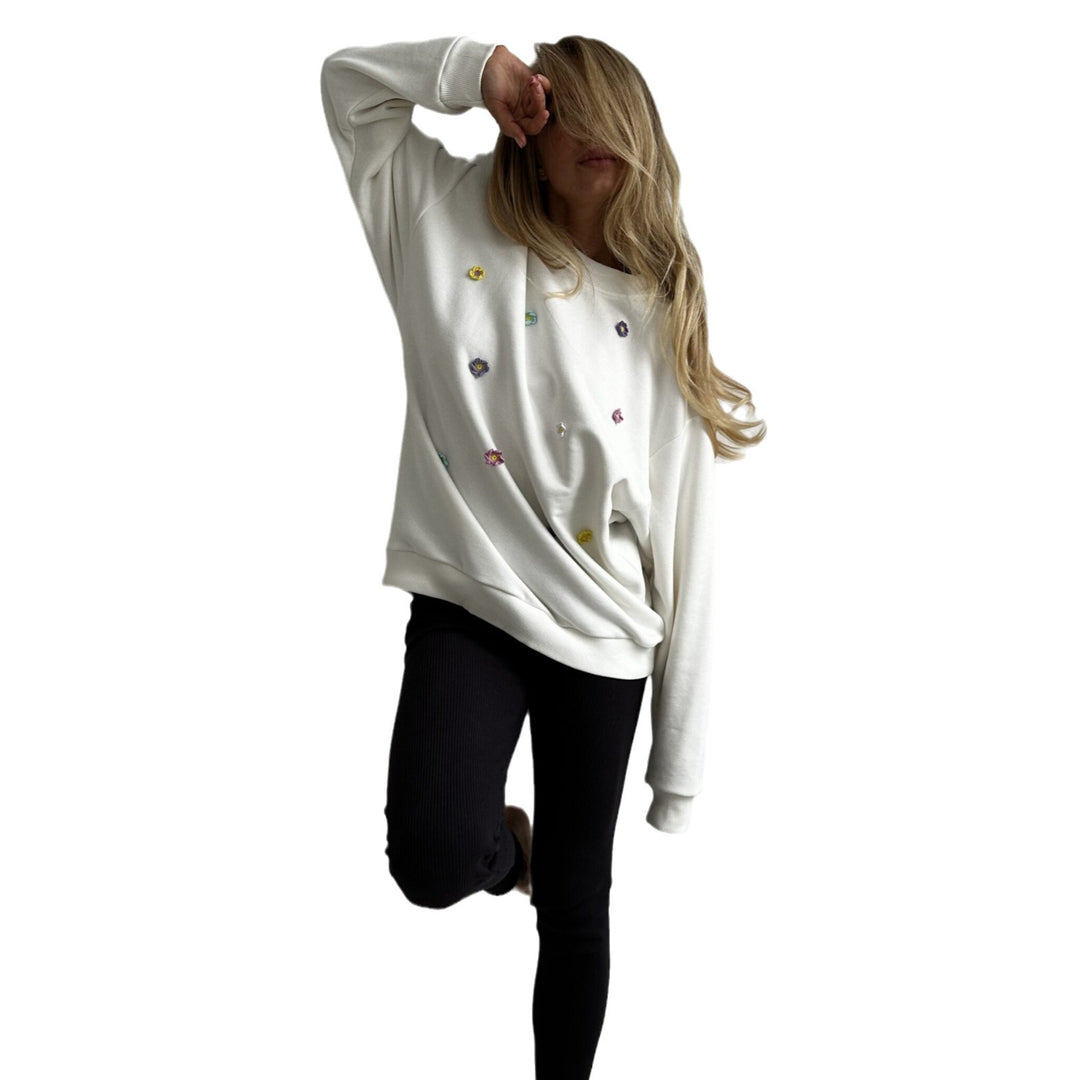 Women comfortable sweatshirt with colorful floral applications Lune London