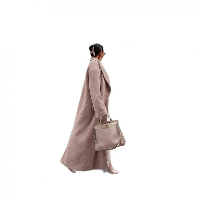 Luxurious wool coat for women with a textured design and a classic collar Lune London