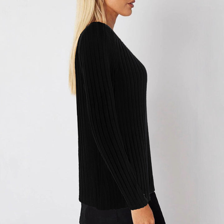 Knit sweater for women with button details on the sides and structured rib design Lune London