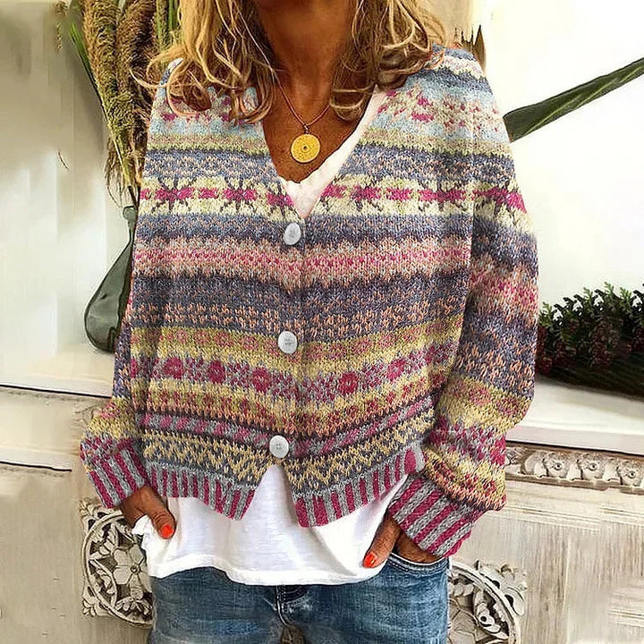 Veste tricot courte pour femmes avec un motif ludique et des détails de bouton élégants Chic & Stil