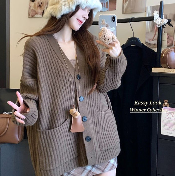 Cardigan tricot confortable pour femmes avec détails de boutons et poches Chic & Stil