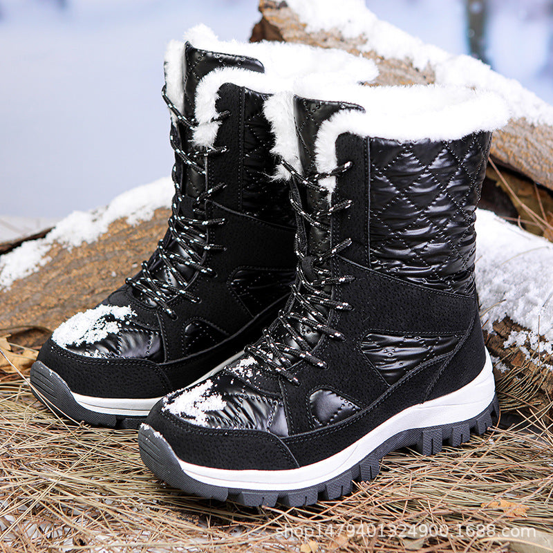 Thermally insulated winter boots for women with a patterned non-slip sole and cozy inner lining Lune London