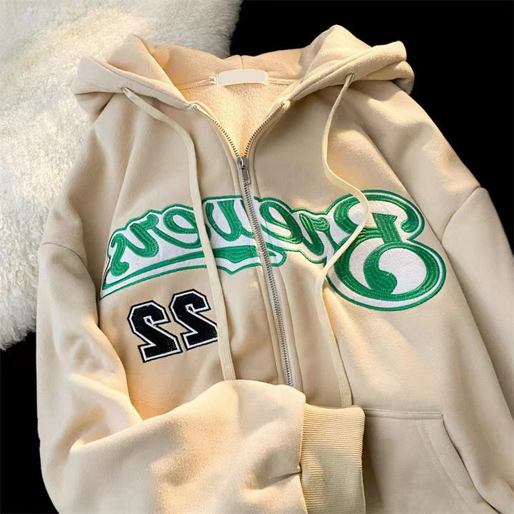 Women's hoodie with striking embroidered print Chic & Stil