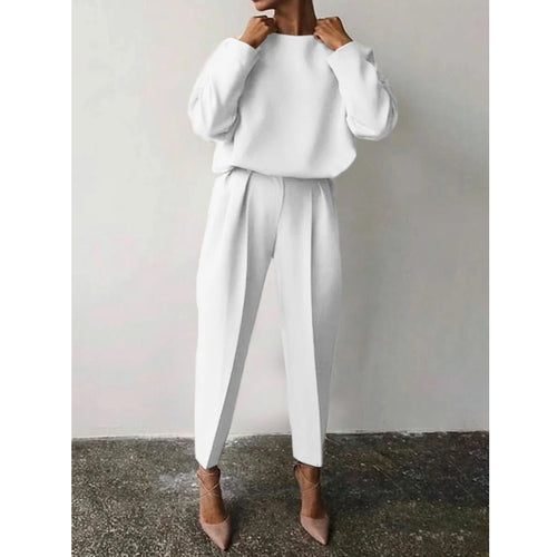 Trendy women's jumpsuit with loose fit and elegant puffed sleeves Lune London