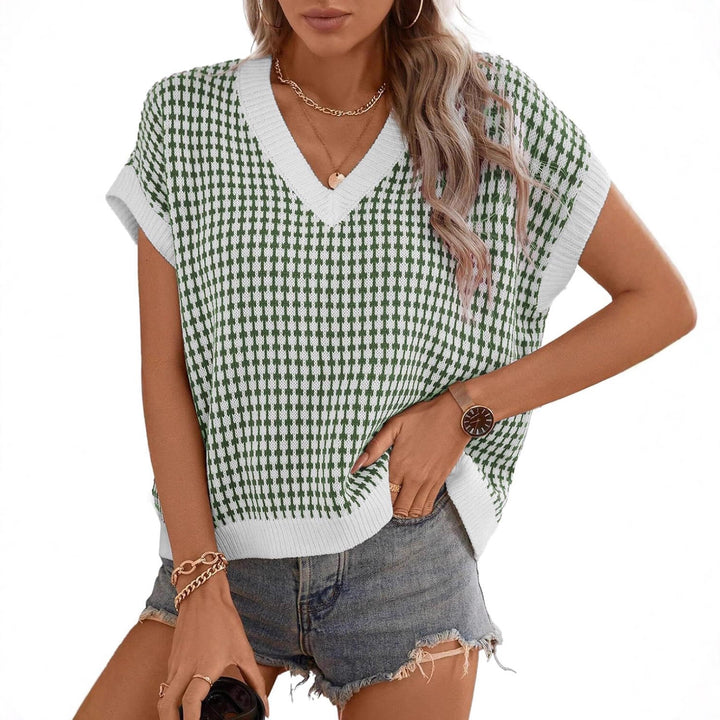 Viscose top for women with a modern check pattern and a chic V-neck