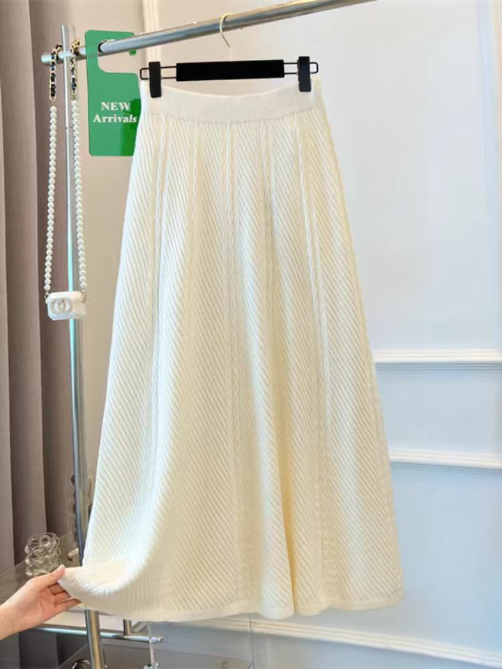 Maxi skirt for women with structured rib design Lune London