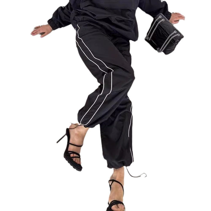 Women’s sporty windbreaker and full-zip jogging set Lune London