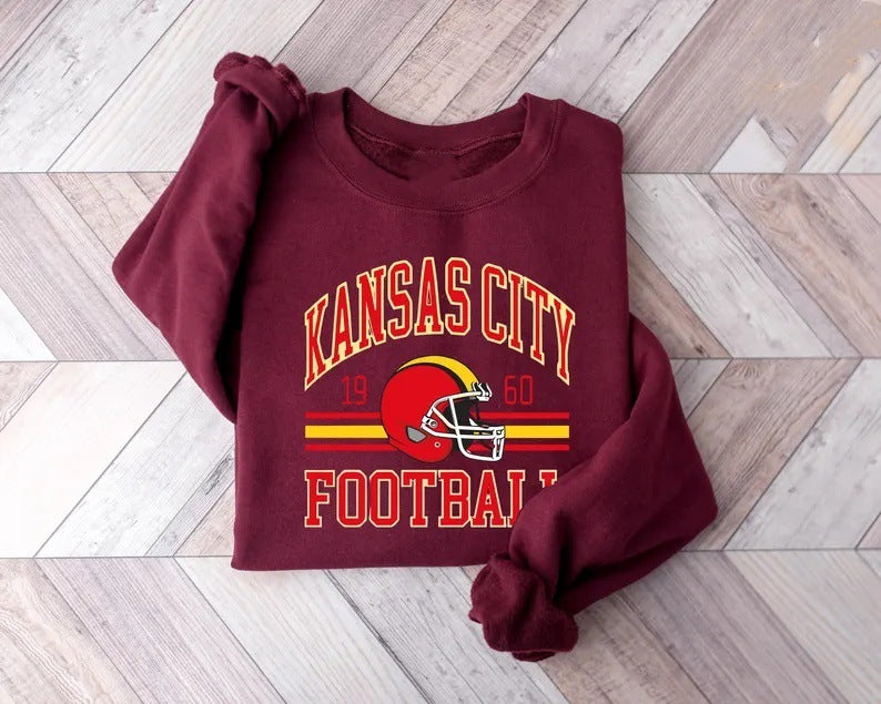 Women Oversized Sweatshirt with nostalgic football motif Chic & Stil