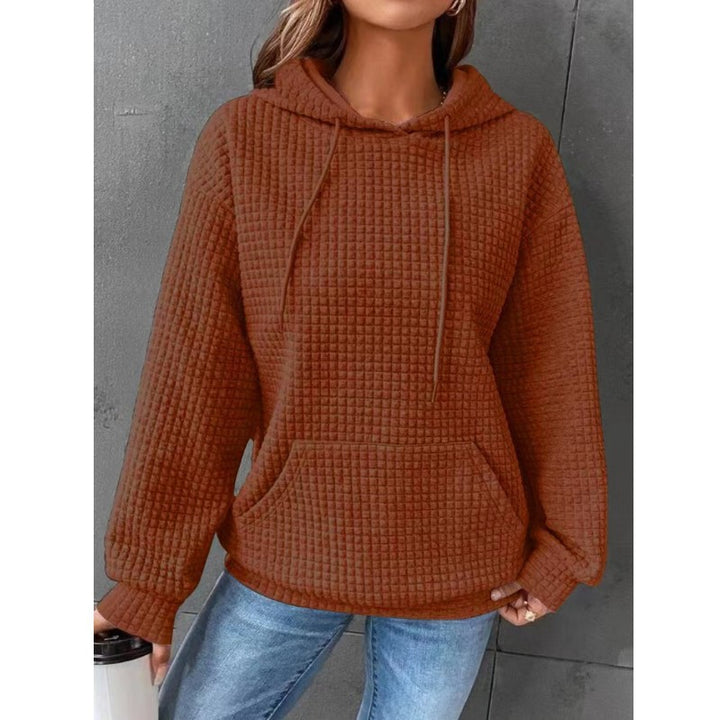 Casual hoodie for women with textured surface and practical kangaroo pocket Lune London