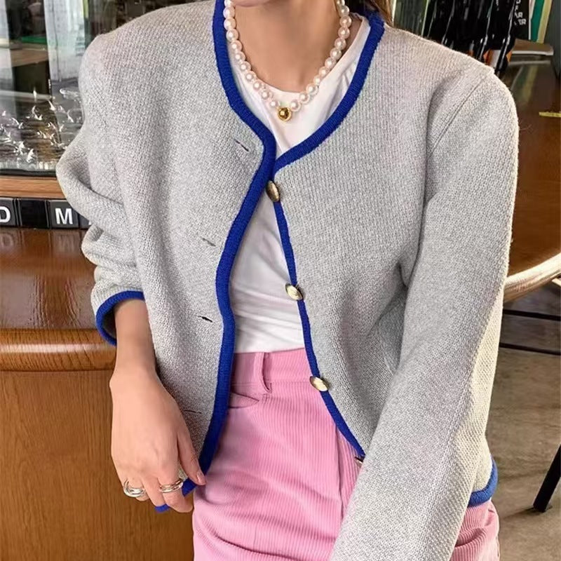 Cardigan pour femmes avec des boutons décoratifs et un col contrasté Lune London