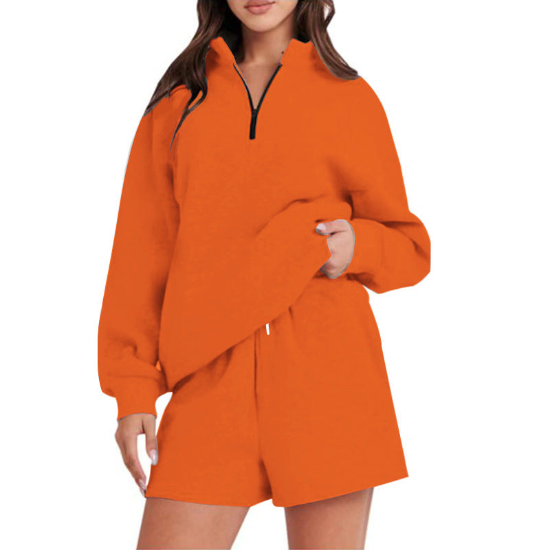 Comfortable leisure set for women with half-zip closure and shorts Lune London