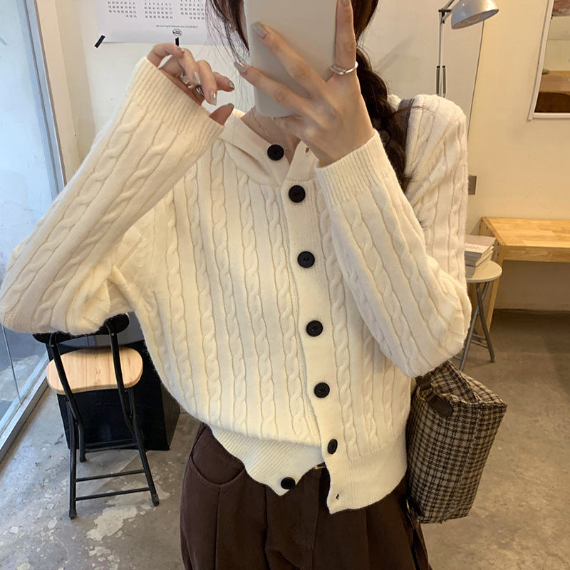 Cardigan en tricot pour femmes avec capuche et design en cable Chic & Stil