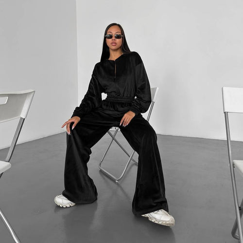 Comfortable polar set for women with a loose fit and an elastic waist Lune London