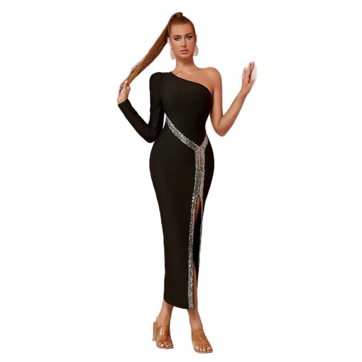 Robe Maxi Élégante pour Femmes avec Service Asymétrique et Détails Étincelants Chic & Stil