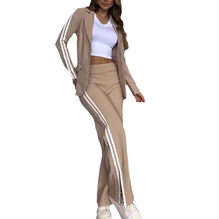 Women's sports ensemble with blazer and loose pants Lune London